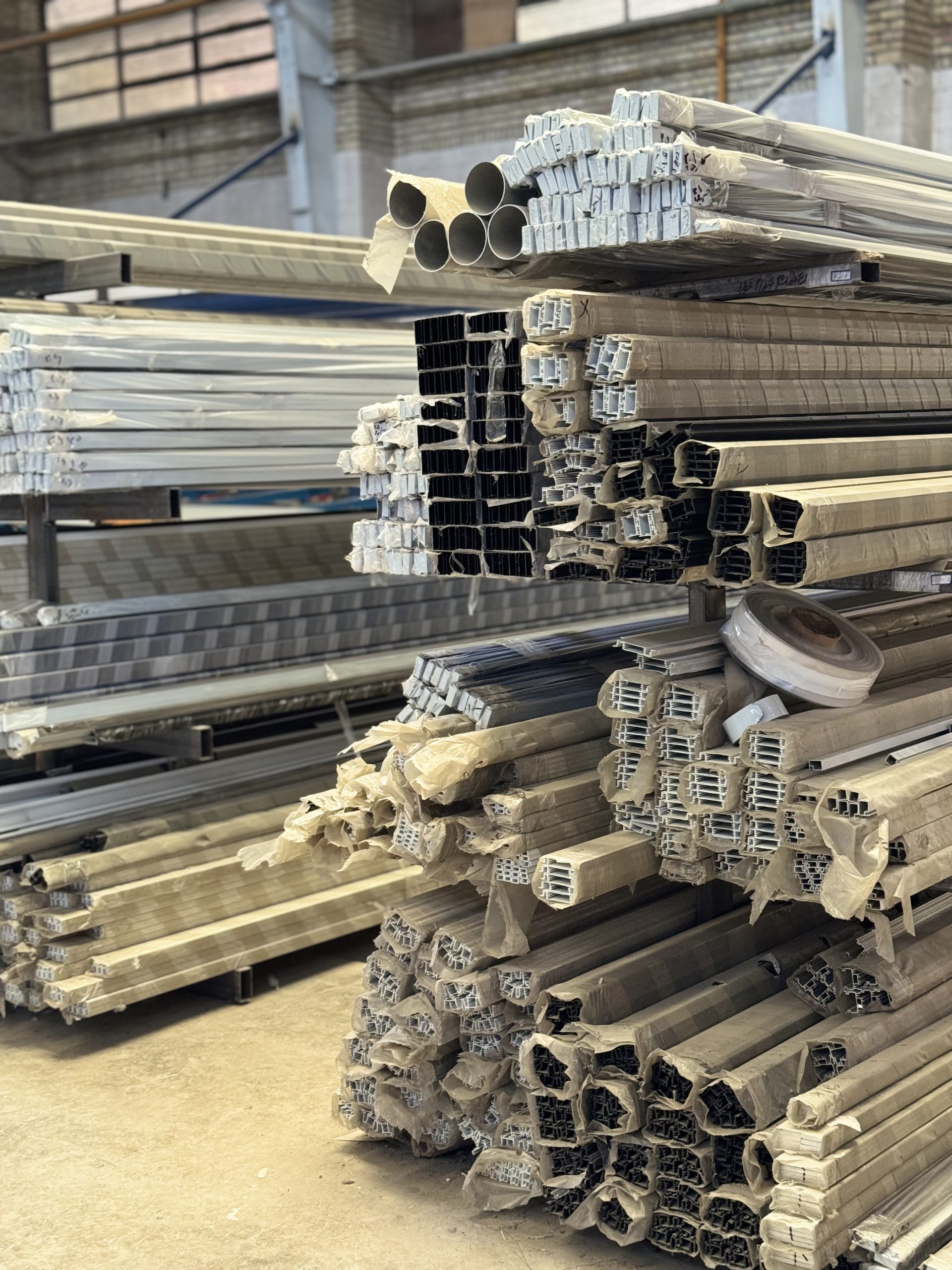 پارس آلومینیوم مومنی