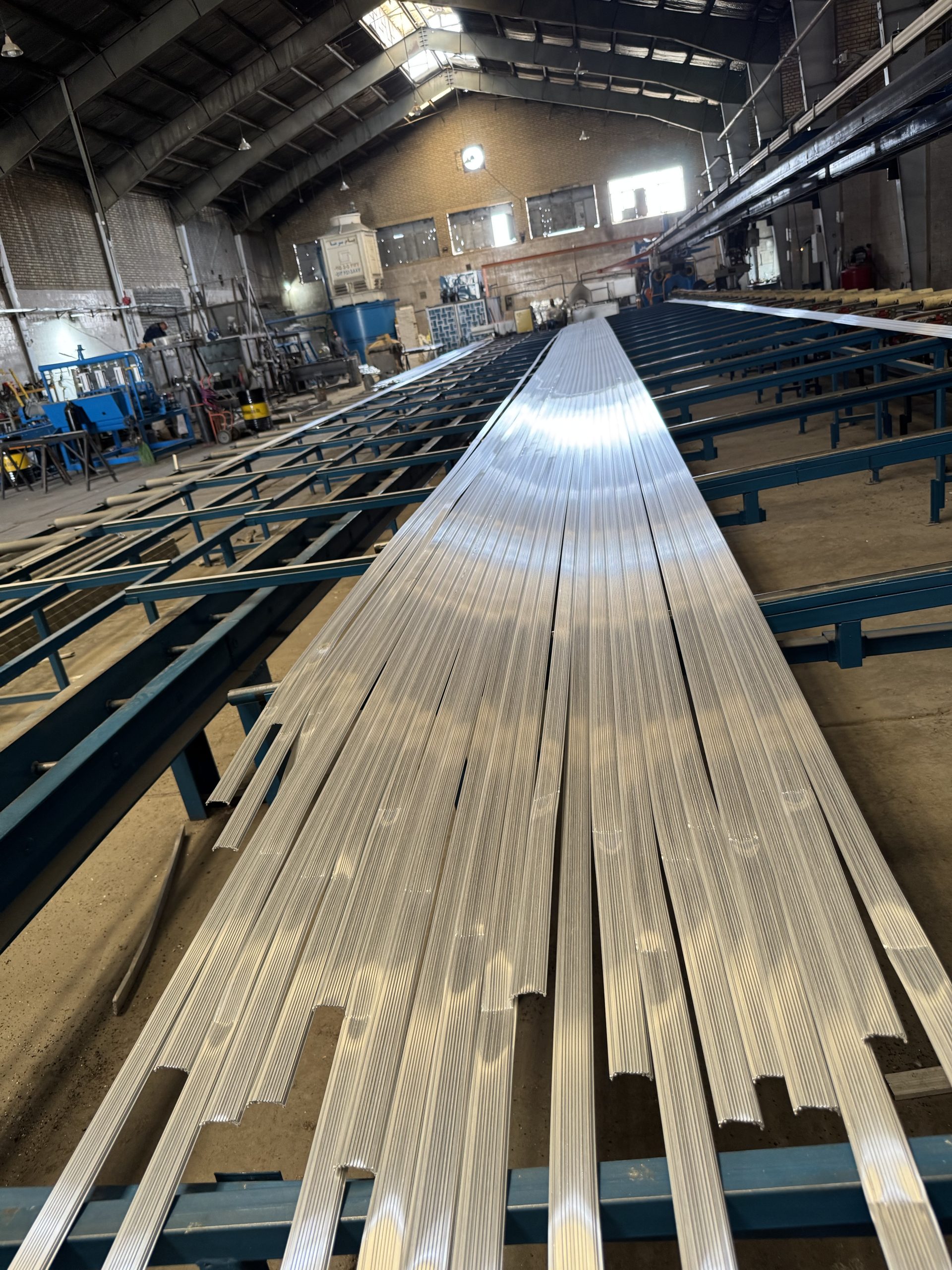 پارس آلومینیوم مومنی