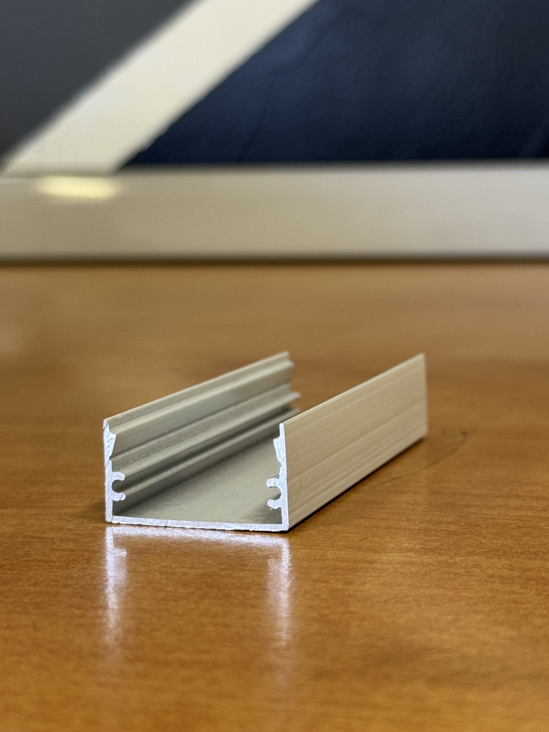 پارس آلومینیوم مومنی