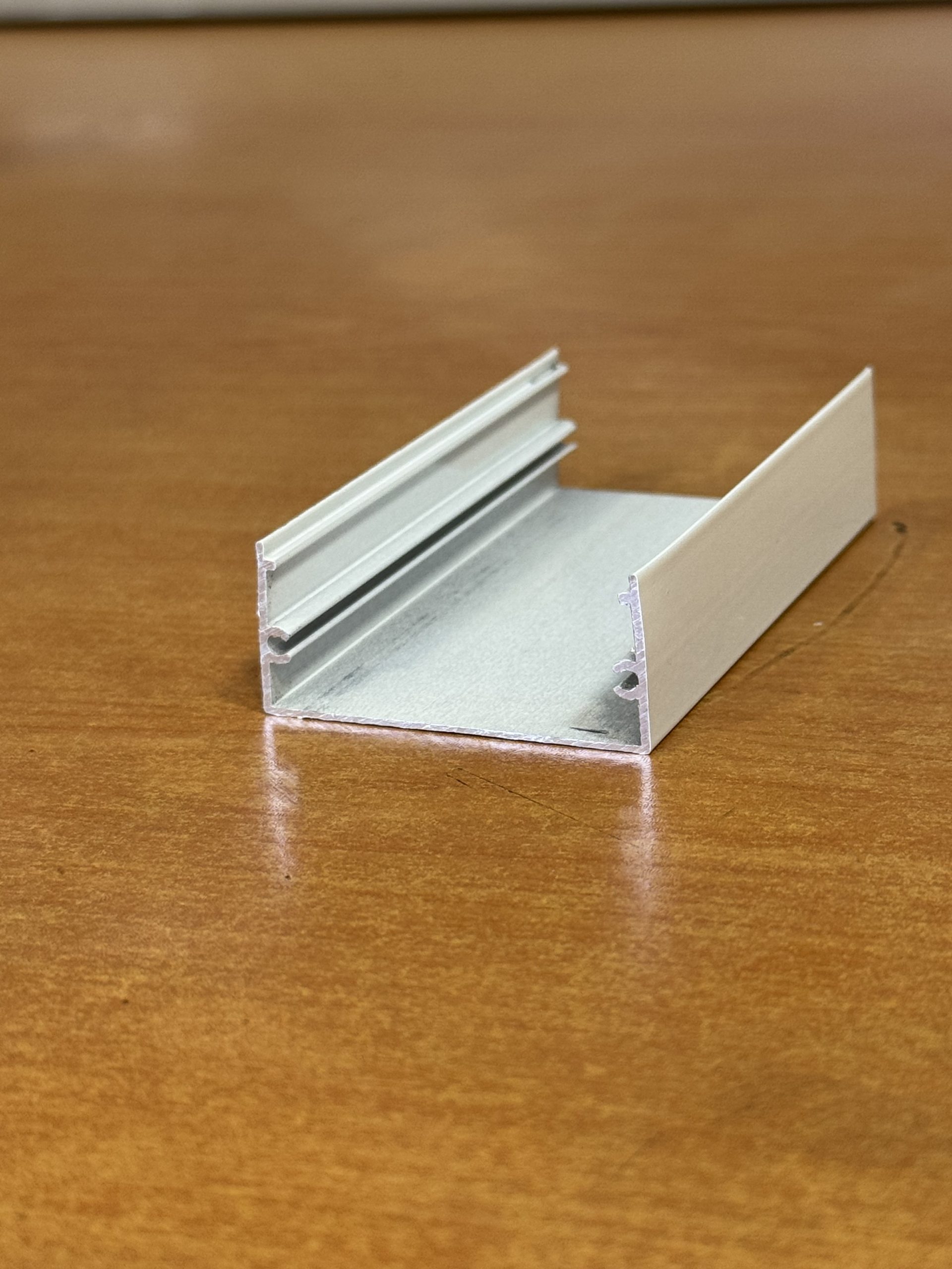 پارس آلومینیوم مومنی