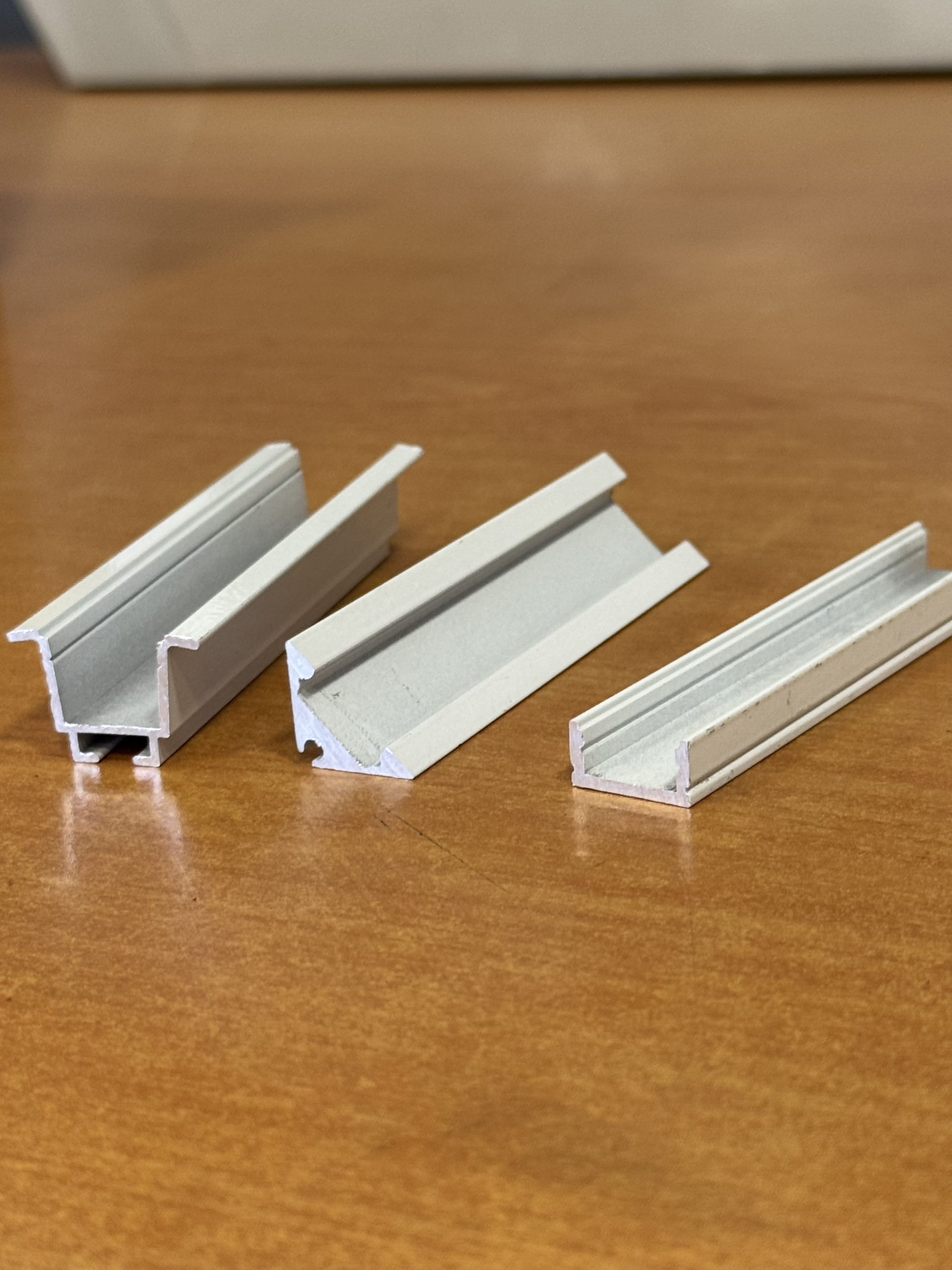 پارس آلومینیوم مومنی