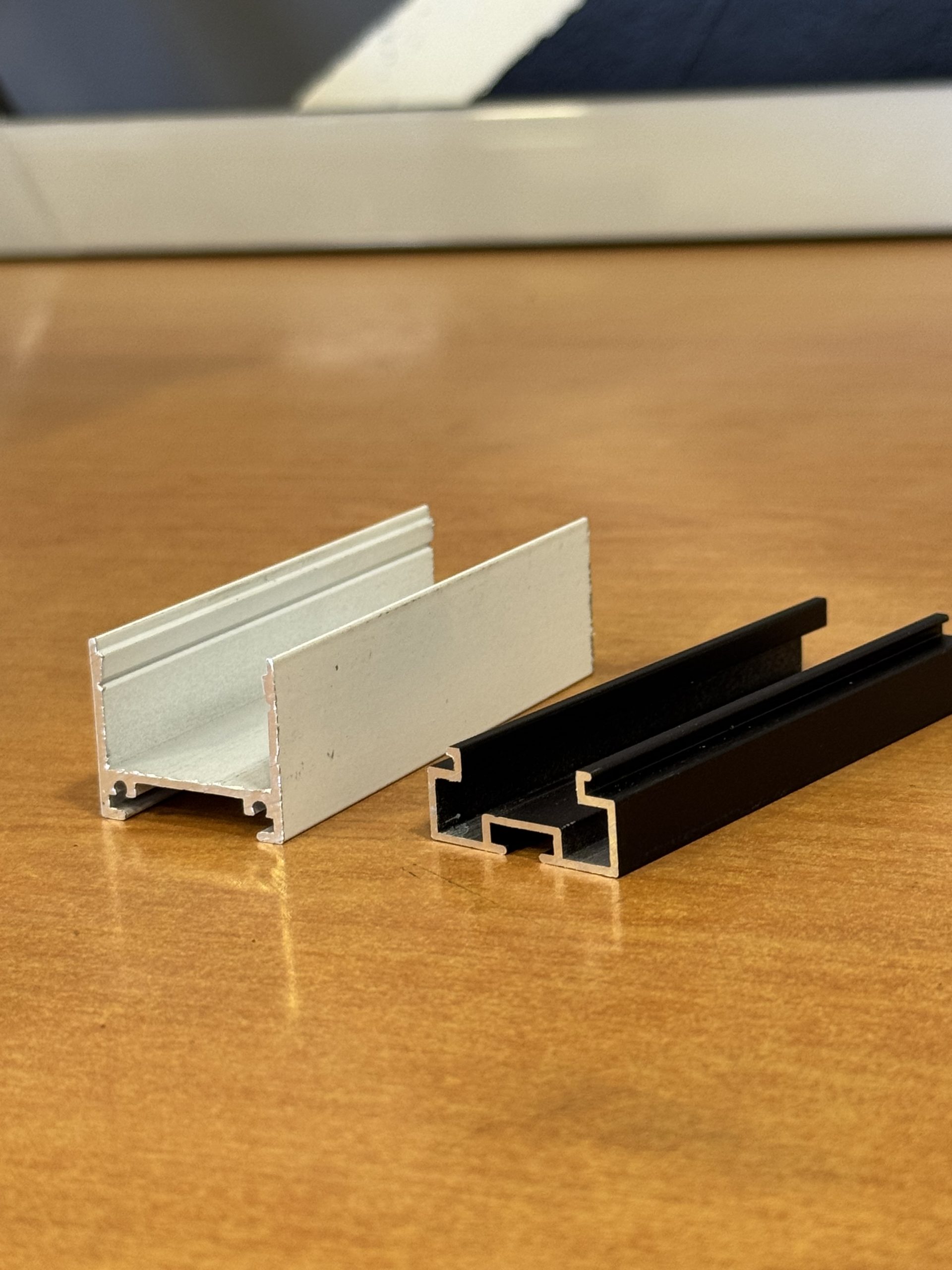 پارس آلومینیوم مومنی